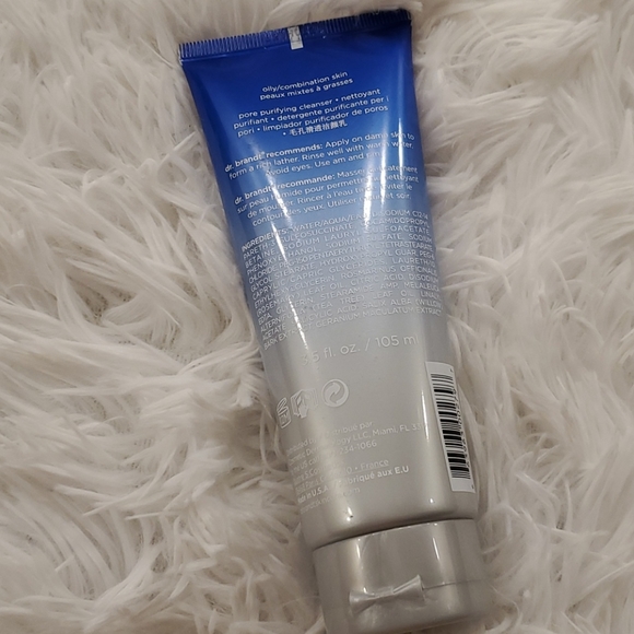 Dr. Brandt Pore Purifying Cleanser - Picture 3 of 3